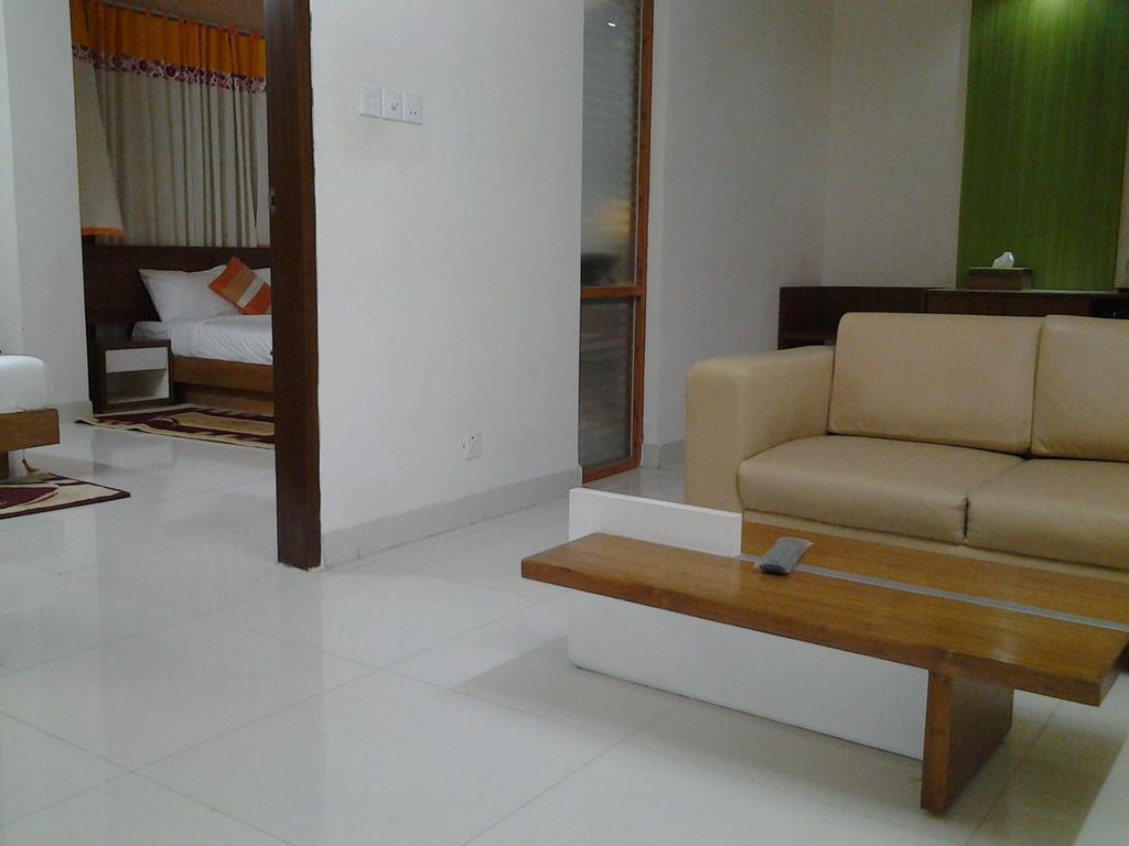 Naas Serviced Apartments Дакка Екстер'єр фото