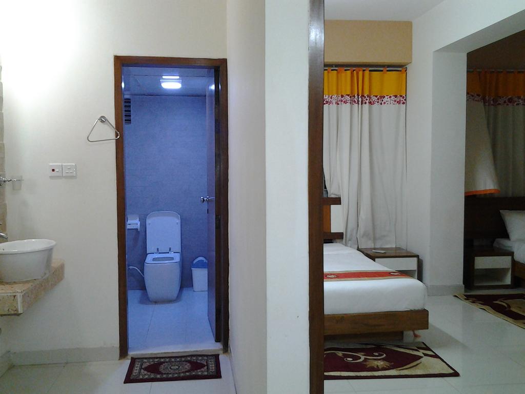 Naas Serviced Apartments Дакка Екстер'єр фото