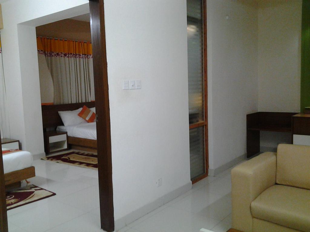 Naas Serviced Apartments Дакка Екстер'єр фото